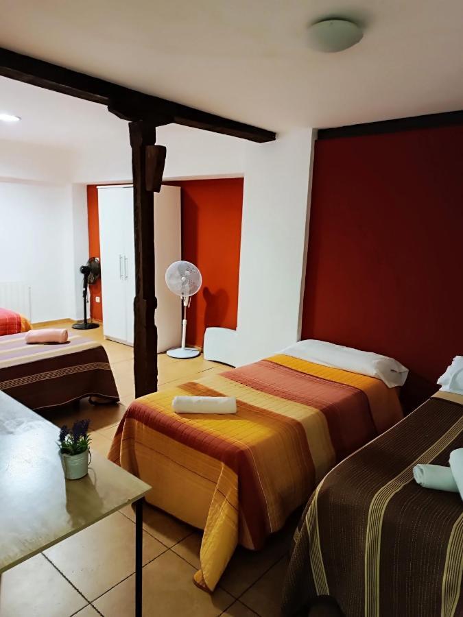 Corrala De San Anton. Sencillo Apartamento En Pleno Centro Grenade Extérieur photo